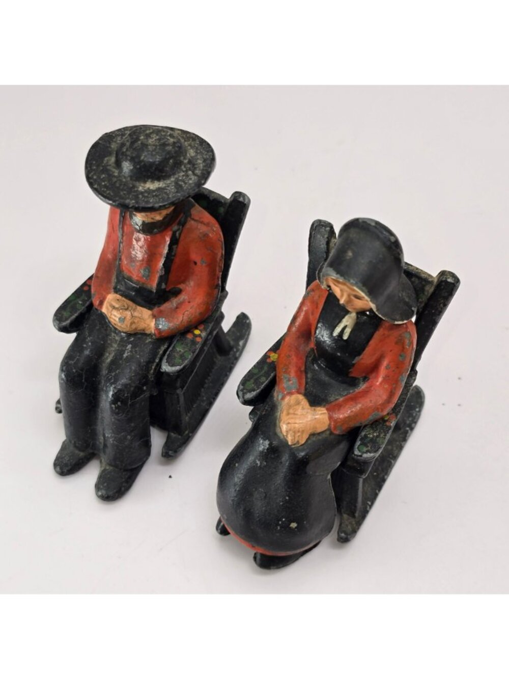 Amish Man & Woman in Rocking Chairs Salt and Pepper Cast Iron Figures CM2359 - Picture 2 of 12